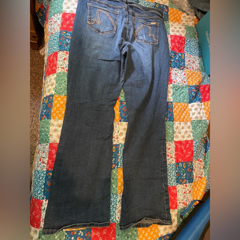Melissa McCarthy Plus Seven Jeans Bootcut Slimming, made for Macys.